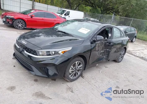 2024 Kia Forte Lxs z USA, uszkodzony, nr VIN 3KPF24AD1RE705262